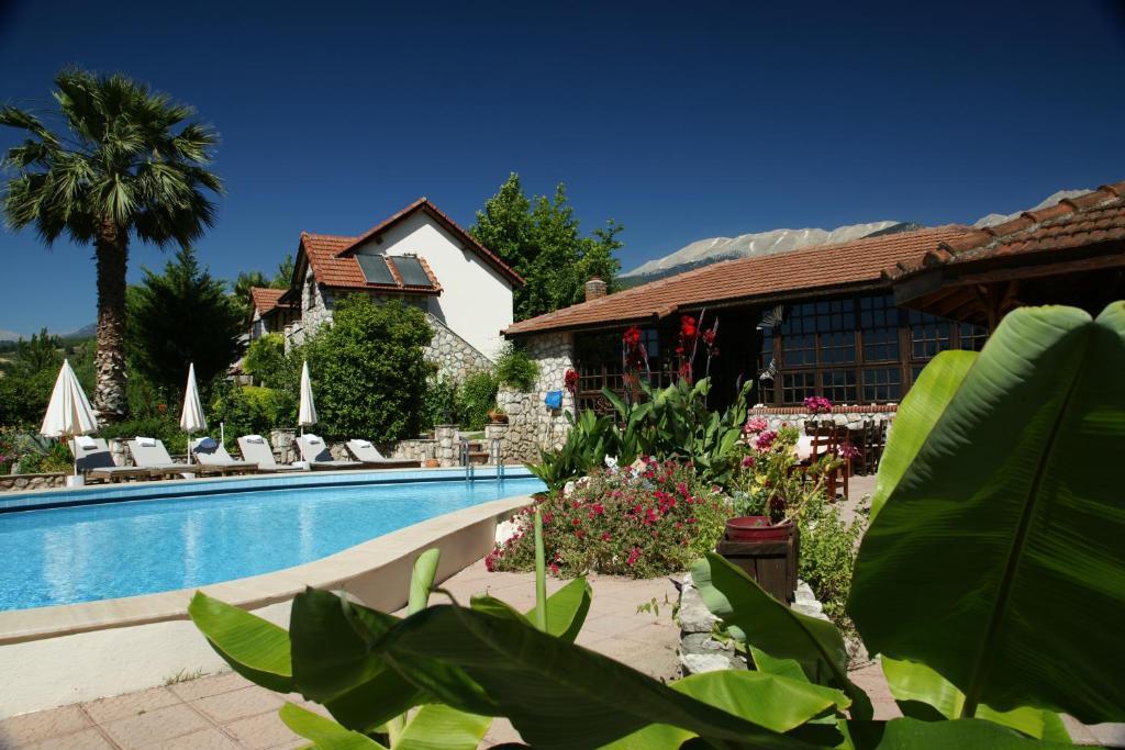 دوجر كويو Mountain Lodge Hotel المظهر الخارجي الصورة